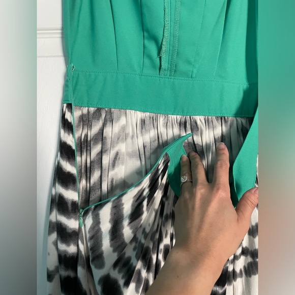 Boutique High-Low Maxi & Backless Dress - Picture 3 of 4